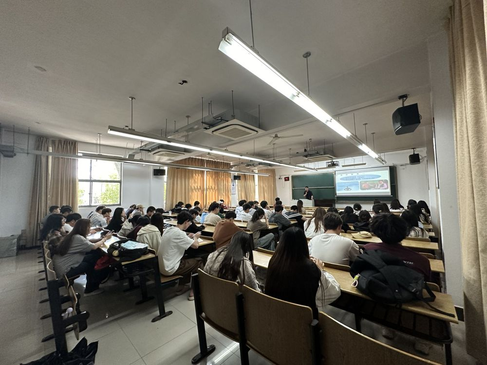 710公海赌赌船官网科技集团在南京邮电大学通达学院举办讲座